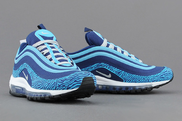 blue air max pack