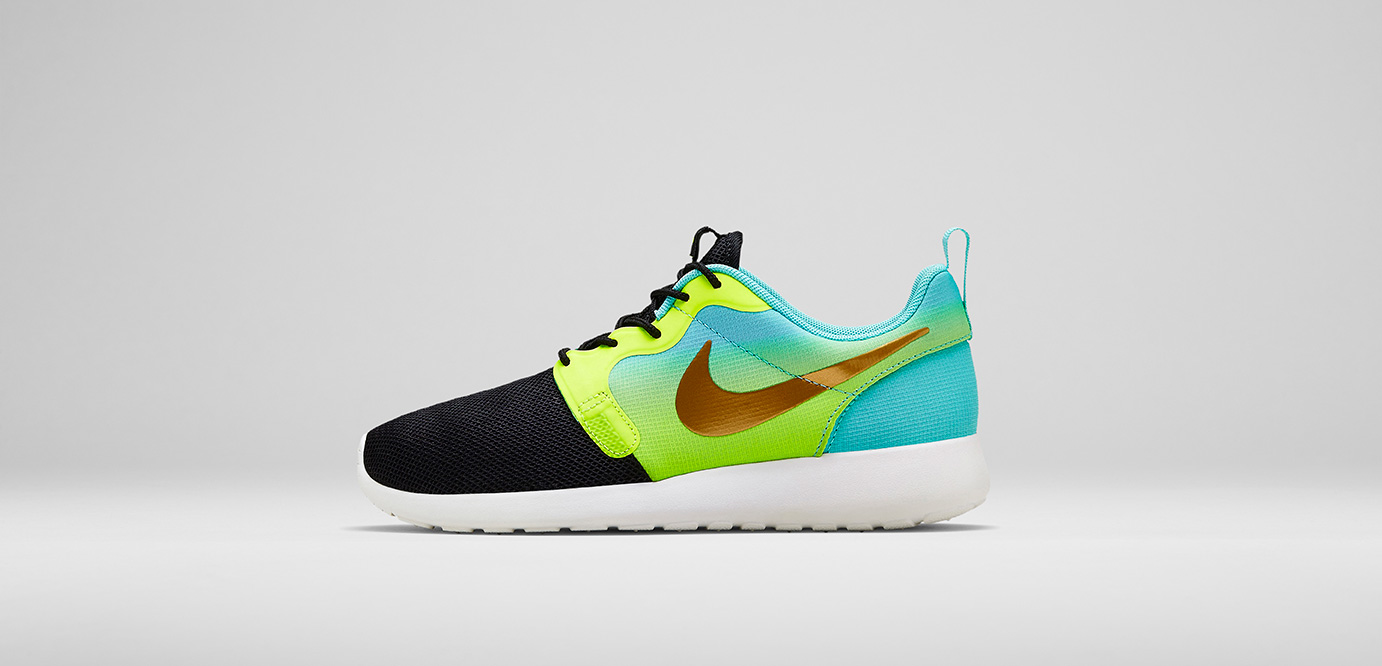 WMNS Nike Roshe Run Hyperfuse 'Magista'