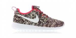 Nike Roshe Run Safari Print Pink