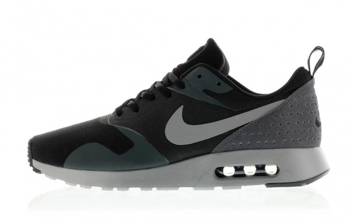 Nike Air Tavas 'Black'