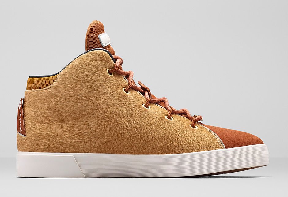 Lebron James 'Lifestyle' 'Lion'