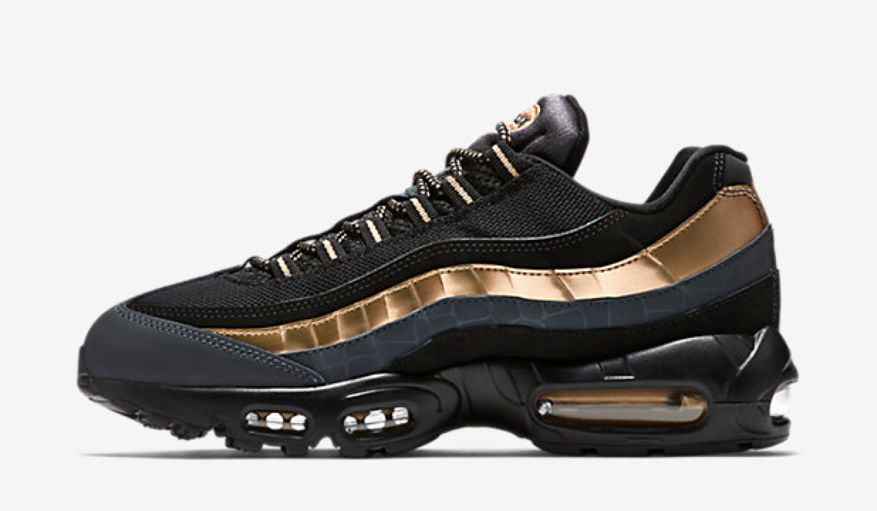black and gold air maxs