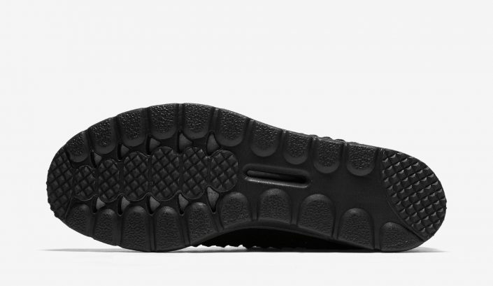 nike mayfly triple black