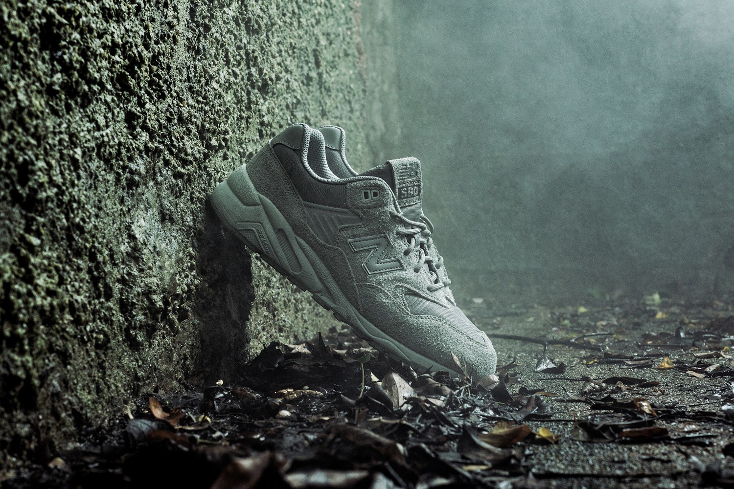 Hypebeast x New Balance MRT580 Earth