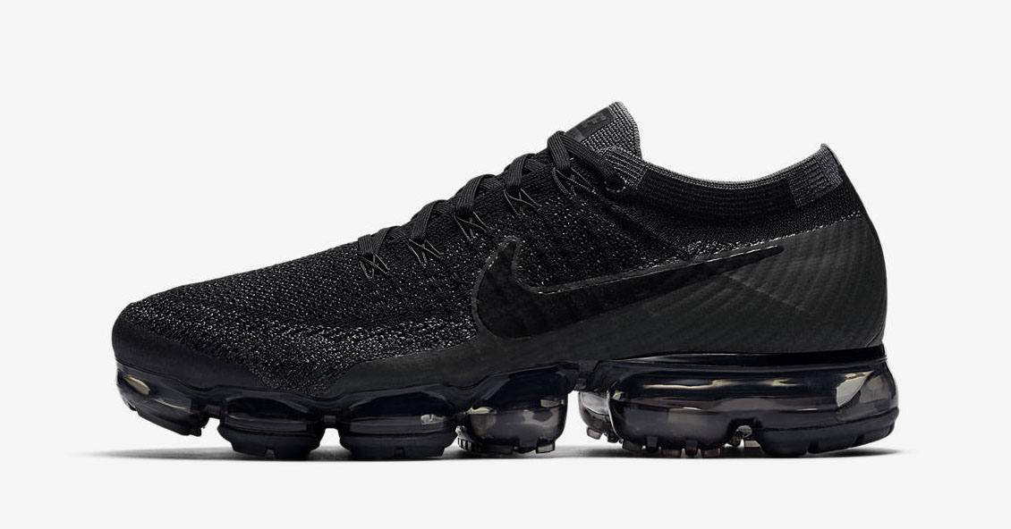 Nike Air VaporMax Triple - Cool Sneakers