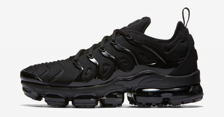 nike air vapormax se laceless triple black