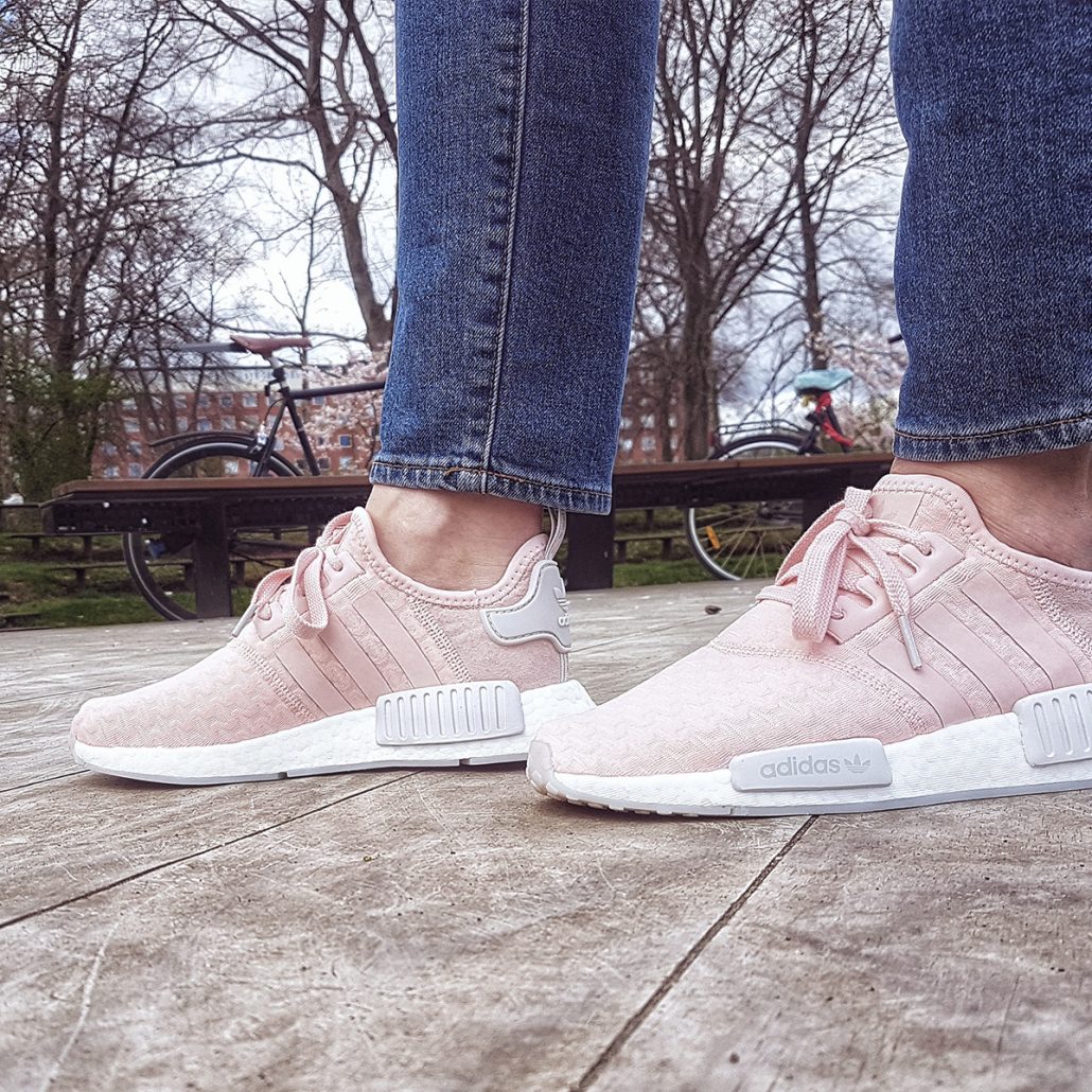 Lyserøde Adidas NMD R1 til - Cool Sneakers