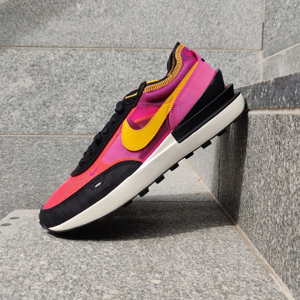 nike waffle one hype