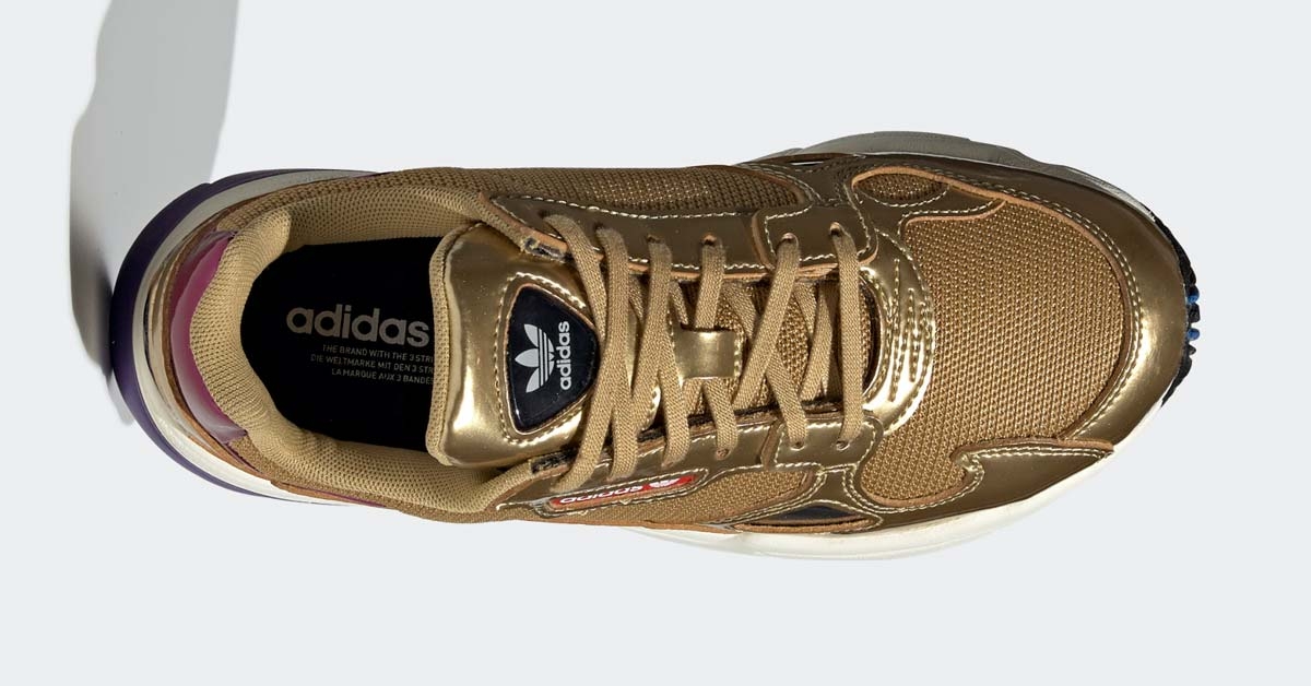 Regnjakke Guvernør Besøg bedsteforældre Adidas Falcon Guld til kvinder - Cool Sneakers