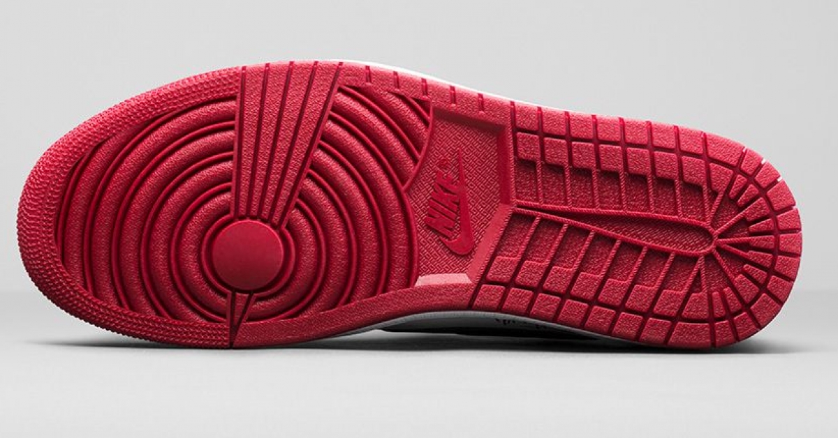 nike-air-jordan-1-retro-low-og-04-coolsneakers