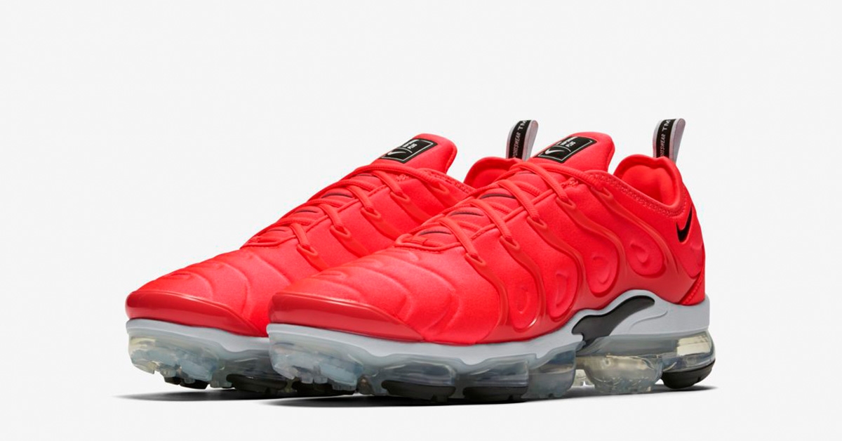 vapormax plus neon red