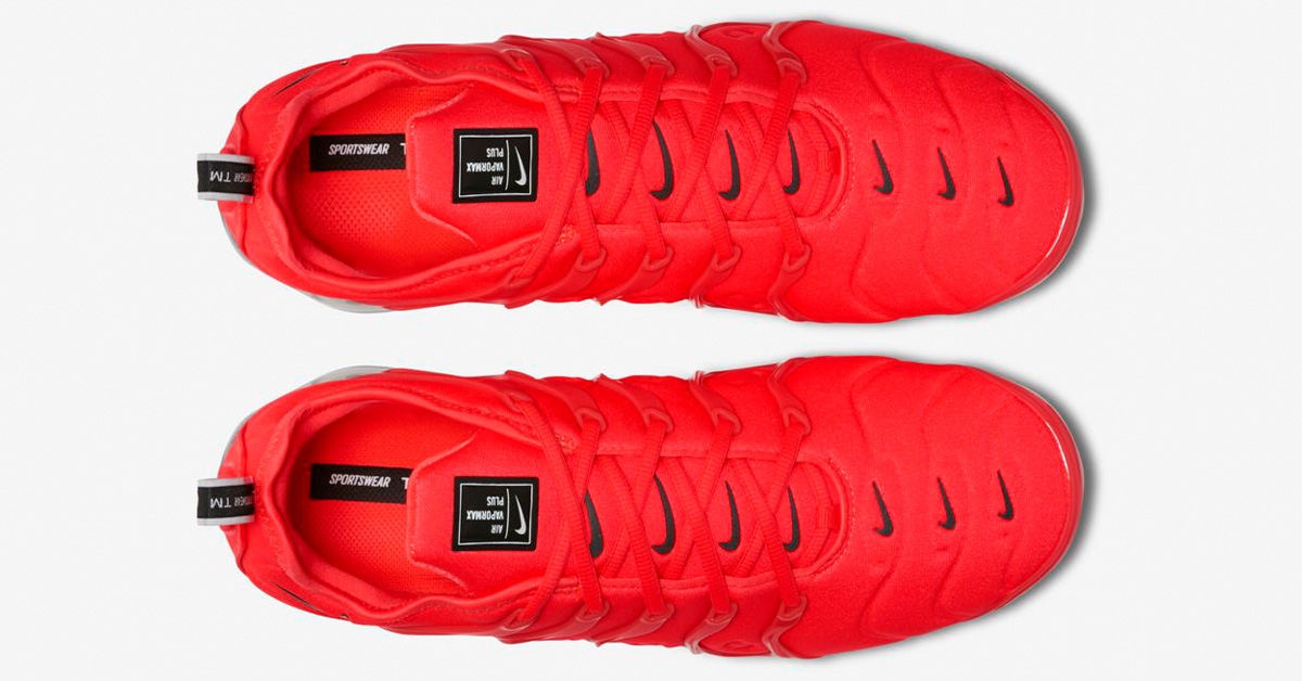 nike vapormax plus bright crimson